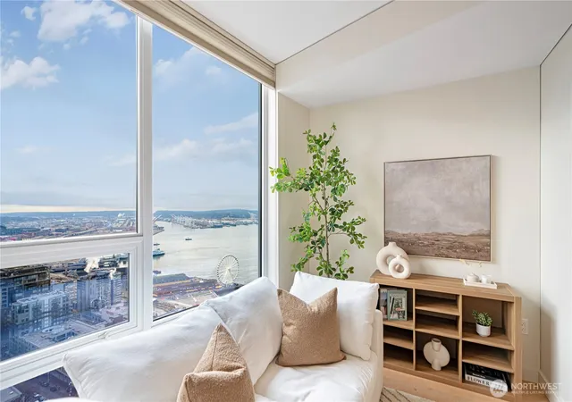 Photo 3 of Condo for sale at 121 Stewart St #3004, Seattle, WA 98101 | MLS# NWM2569752 | Listing updated on 2026-09-23