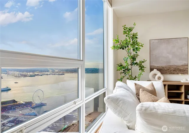 Photo 3 of Condo for sale at 121 Stewart St #3004, Seattle, WA 98101 | MLS# NWM2569752 | Listing updated on 2026-09-23