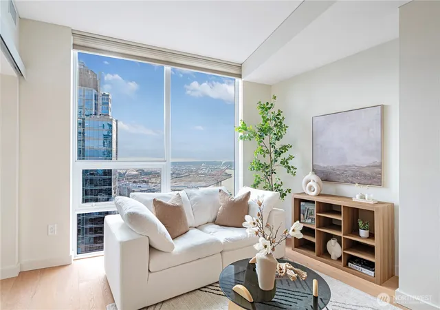 Photo 4 of Condo for sale at 121 Stewart St #3004, Seattle, WA 98101 | MLS# NWM2569752 | Listing updated on 2026-09-23