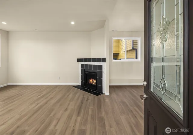 Photo 4 of Single family home for sale at 2117 SW 103rd Place, Seattle, WA 98146 | MLS# NWM2569753 | Listing updated on 2026-09-23