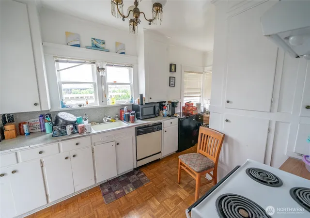 Photo 3 of Single family home for sale at 105 E 2nd Street, Aberdeen, WA 98520 | MLS# NWM2569755 | Listing updated on 2026-09-23