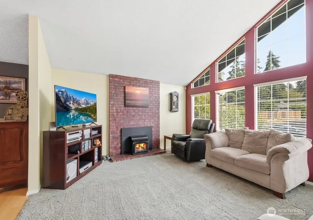 Photo 3 of Sale Pending at 33205 30th Avenue SW, Federal Way, WA 98023 | MLS# NWM2569756 | Listing updated on 2026-09-25