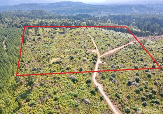 Photo 4 of Sale Pending at 27423 Old Pipeline Rd, Monroe, WA 98272 | MLS# NWM2569757 | Listing updated on 2026-09-25