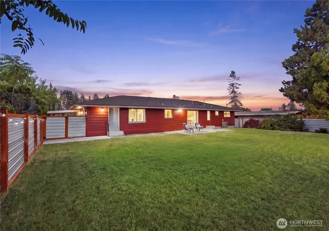 Photo 3 of Single family home for sale at 567 Dayton Ave, East Wenatchee, WA 98802 | MLS# NWM2569763 | Listing updated on 2026-09-18
