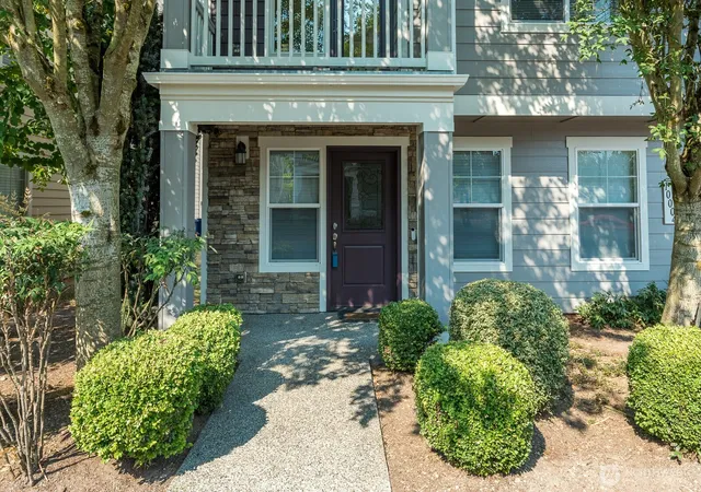 Photo 2 of Sale Pending at 10004 12th Drive Se, Everett, WA 98208 | MLS# NWM2569764 | Listing updated on 2026-09-24