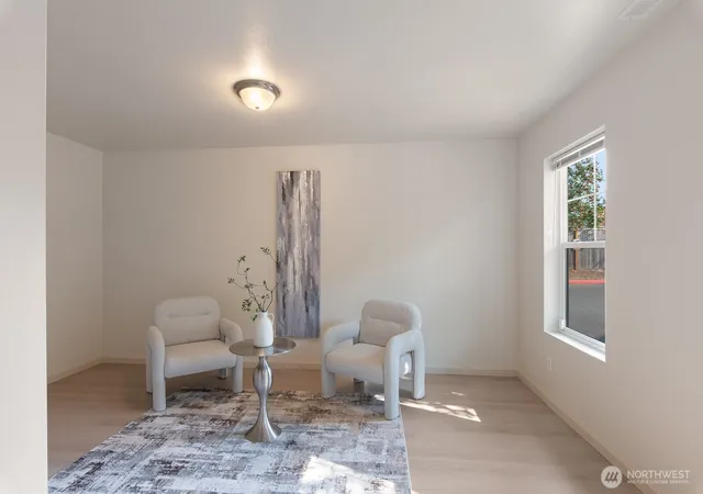 Photo 4 of Sale Pending at 10004 12th Drive SE, Everett, WA 98208 | MLS# NWM2569764 | Listing updated on 2026-09-24