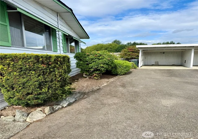 Photo 3 of Sale Pending at 3010 35th Ave Ct E #23, Tacoma, WA 98443 | MLS# NWM2569770 | Listing updated on 2026-09-22