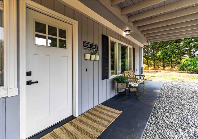 Photo 2 of Single family home for sale at 231 Ring Rd, Kalama, WA 98625 | MLS# NWM2569794 | Listing updated on 2026-09-29