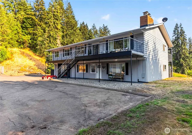 Photo 3 of Single family home for sale at 231 Ring Rd, Kalama, WA 98625 | MLS# NWM2569794 | Listing updated on 2026-09-29