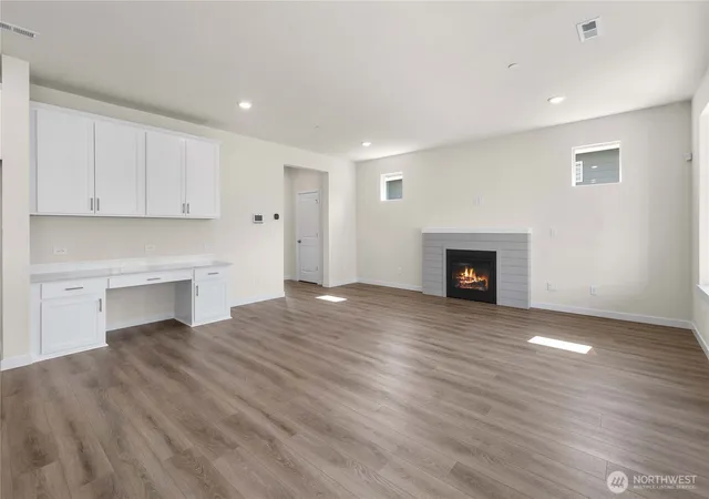 Photo 3 of Single family home for sale at 3951 Flt Top Dr, Bremerton, WA 98312 | MLS# NWM2569802 | Listing updated on 2026-09-27