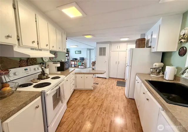 Photo 4 of Sale Pending at 620 112th Street SE #312, Everett, WA 98208 | MLS# NWM2569808 | Listing updated on 2026-09-30