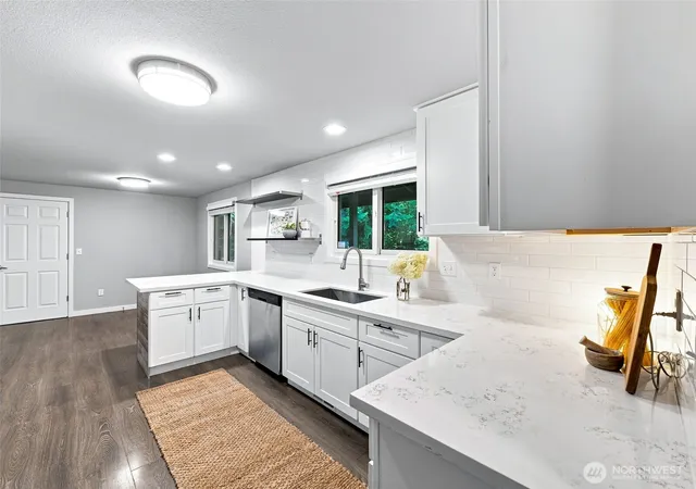 Photo 4 of Single family home for sale at 8925 Timber Loop SE, Olympia, WA 98513 | MLS# NWM2569820 | Listing updated on 2026-09-30