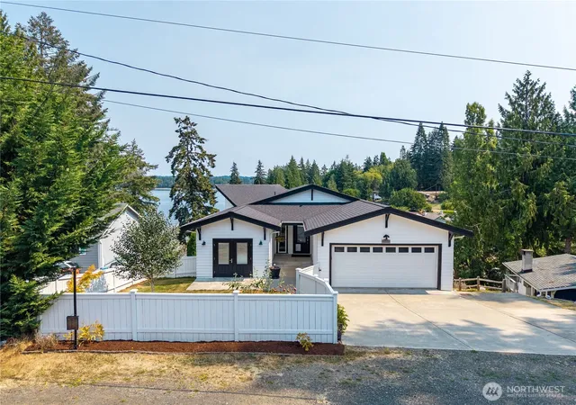 Photo 2 of Single family home for sale at 2142 Island Dr Nw, Olympia, WA 98502 | MLS# NWM2569833 | Listing updated on 2026-09-23