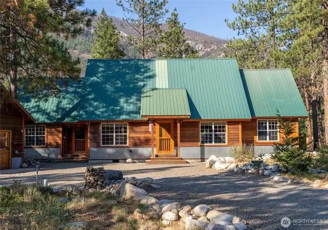 Photo 3 of Single family home for sale at 9 Deer Run Loop Rd, Winthrop, WA 98856 | MLS# NWM2569854 | Listing updated on 2026-09-23