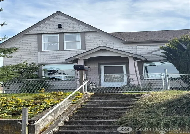 Photo 1 of Single family home for sale at 502 E Wright Ave, Tacoma, WA 98404 | MLS# NWM2569872 | Listing updated on 2026-09-23