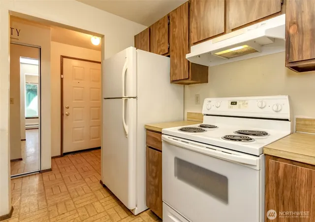 Photo 4 of Condo for sale at 1102 8th Street NE #4, Auburn, WA 98002 | MLS# NWM2569875 | Listing updated on 2026-09-23
