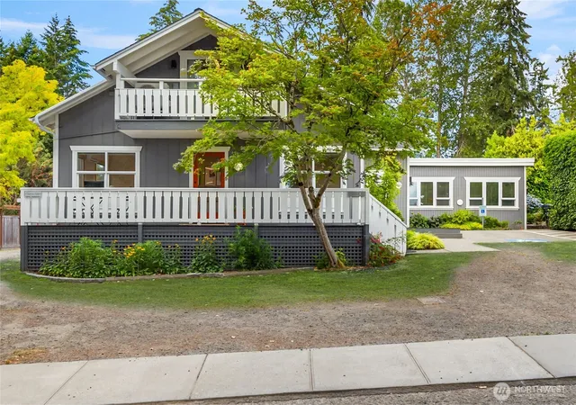 Photo 1 of Single family home for sale at 151 Finch Pl Sw, Bainbridge Island, WA 98110 | MLS# NWM2569877 | Listing updated on 2026-09-23