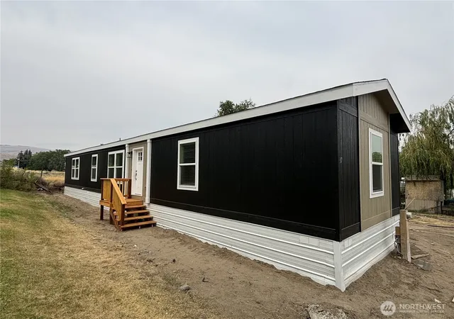 Manufactured home for sale at 2400 Tacoma Ave #37, Bridgeport, WA 98813 | MLS# NWM2569894