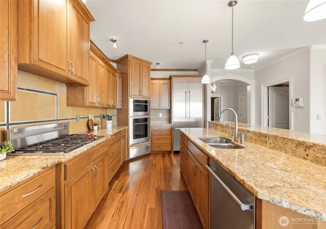 Photo 3 of Sale Pending at 2030 Grand Ave #5, Everett, WA 98201 | MLS# NWM2569898 | Listing updated on 2026-09-27