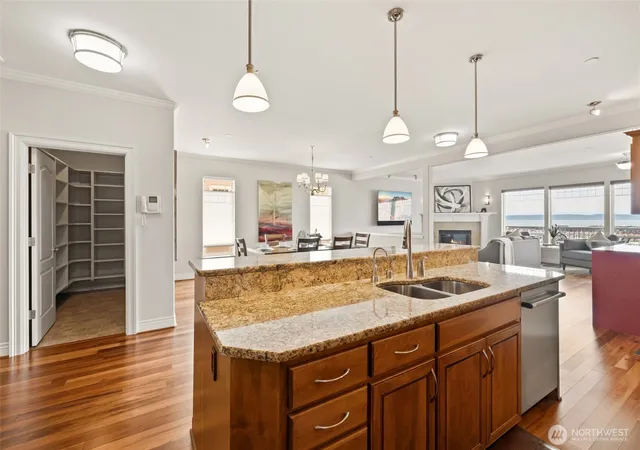 Photo 4 of Sale Pending at 2030 Grand Ave #5, Everett, WA 98201 | MLS# NWM2569898 | Listing updated on 2026-09-27