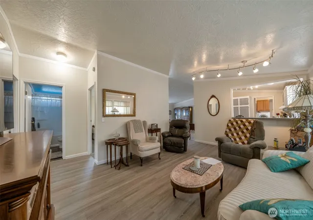 Photo 3 of Manufactured home for sale at 2101 S 324th Street #73, Federal Way, WA 98003 | MLS# NWM2569914 | Listing updated on 2026-09-21