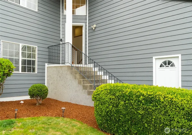 Photo 4 of Single family home for sale at 1115 S 90Th St Ct, Tacoma, WA 98444 | MLS# NWM2569918 | Listing updated on 2026-09-23