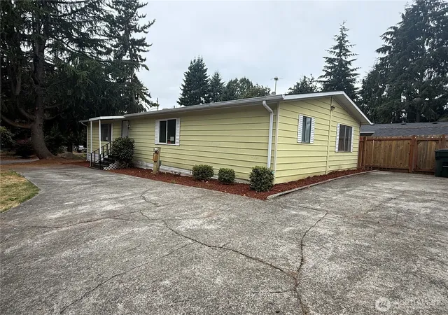 Photo 2 of Manufactured home for sale at 11316 Se 226th Street, Kent, WA 98031 | MLS# NWM2569933 | Listing updated on 2026-09-29