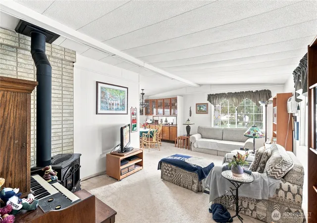 Photo 4 of Manufactured home for sale at 18425 NE 95th Street #176, Redmond, WA 98052 | MLS# NWM2569934 | Listing updated on 2026-10-01