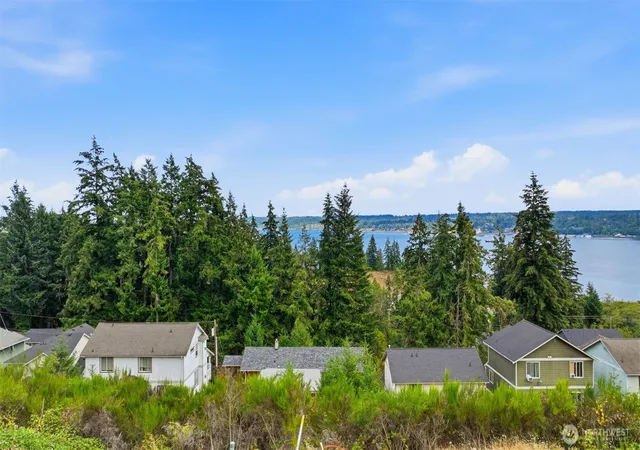 Photo 3 of Sale Pending at 1633 & 1637 Sound Ridge Dr, Bremerton, WA 98312 | MLS# NWM2569960 | Listing updated on 2026-09-21