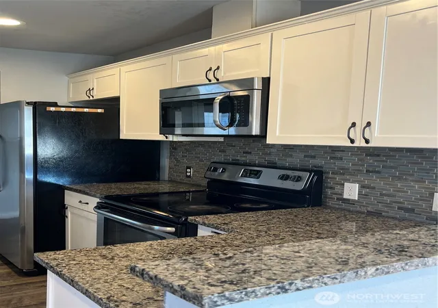 Photo 2 of Single family home for sale at 414 Chambers St Ne, Olympia, WA 98506 | MLS# NWM2569985 | Listing updated on 2026-10-01