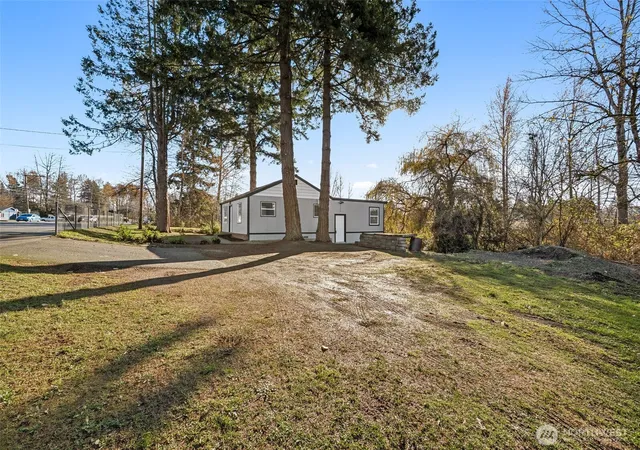 Photo 2 of Single family home for sale at 12535 Se Kent Kangley Rd, Kent, WA 98030 | MLS# NWM2570011 | Listing updated on 2026-09-30