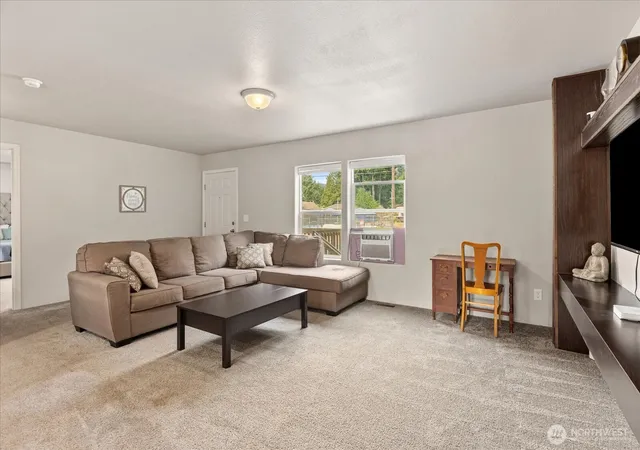 Photo 3 of Manufactured home for sale at 13012 View Pl, Granite Falls, WA 98252 | MLS# NWM2570022 | Listing updated on 2026-09-24