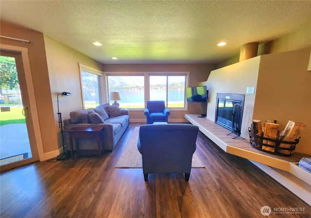 Photo 1 of Single family home for sale at 1 Beach 555 C, Manson, WA 98831 | MLS# NWM2570037 | Listing updated on 2026-09-23