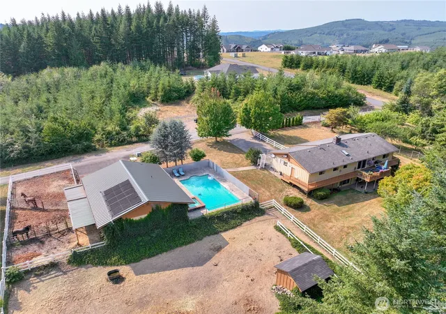 Photo 1 of Single family home for sale at 891 Young Rd, Kelso, WA 98626 | MLS# NWM2570043 | Listing updated on 2026-10-01