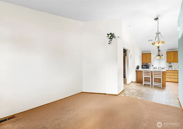Photo 3 of House for sale at 916 40th Avenue SW, Puyallup, WA 98373 | MLS# NWM2570051 | Listing updated on 2026-09-30