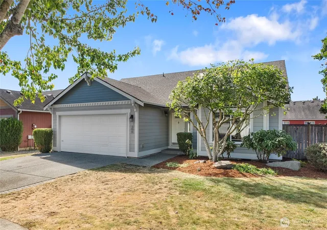 Photo 2 of Single family home for sale at 138 Goldmyer Dr, Chehalis, WA 98532 | MLS# NWM2570075 | Listing updated on 2026-09-23