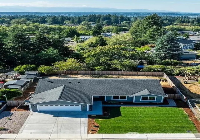 Photo 2 of Sale Pending at 2586 Lincoln Ave Se, Port Orchard, WA 98366 | MLS# NWM2570084 | Listing updated on 2026-09-25