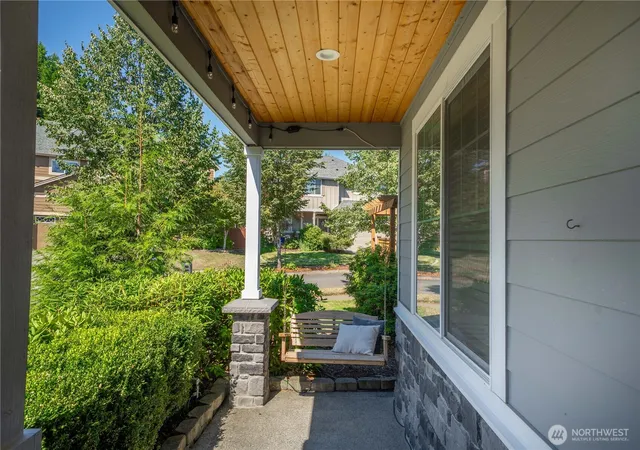 Photo 2 of Single family home for sale at 21219 Se 258th Place, Maple Valley, WA 98038 | MLS# NWM2570087 | Listing updated on 2026-10-02