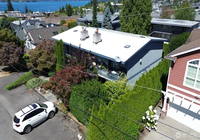 Multi family home for sale at 324 6th Avenue S, Kirkland, WA 98033 | MLS# NWM2570088