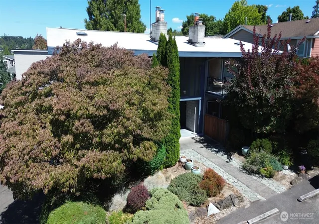Photo 2 of Multi family home for sale at 324 6th Avenue S, Kirkland, WA 98033 | MLS# NWM2570088 | Listing updated on 2026-09-23