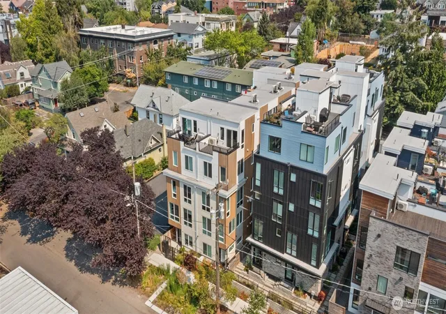 Photo 2 of Townhouse for sale at 222 10th Avenue E #D, Seattle, WA 98102 | MLS# NWM2570089 | Listing updated on 2026-10-01