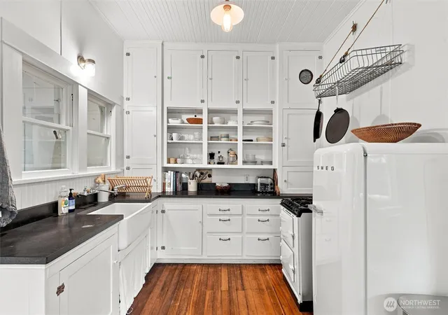 Photo 3 of Sale Pending at 2549 Taft Dr, Lummi Island, WA 98262 | MLS# NWM2570095 | Listing updated on 2026-09-30