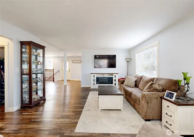 Photo 2 of Single family home for sale at 529 Southwest 1st, College Place, WA 99324 | MLS# NWM2570110 | Listing updated on 2026-09-28