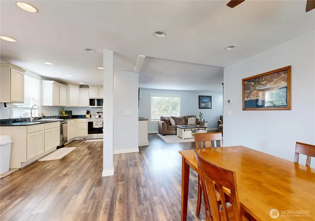 Photo 4 of Single family home for sale at 529 Southwest 1st, College Place, WA 99324 | MLS# NWM2570110 | Listing updated on 2026-09-28