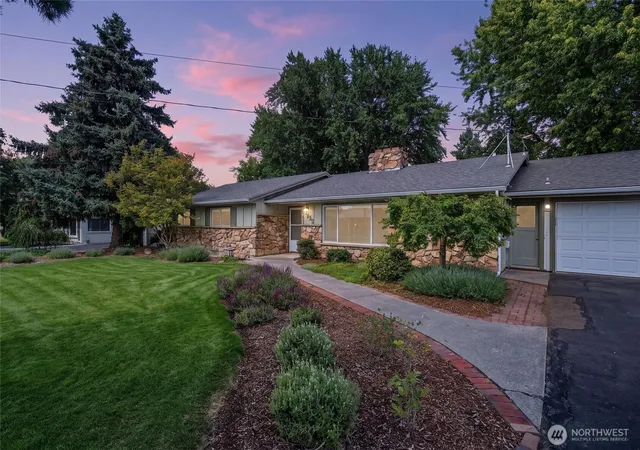 Photo 1 of Single family home for sale at 1837 Pike Pl, Walla Walla, WA 99362 | MLS# NWM2570117 | Listing updated on 2026-10-13
