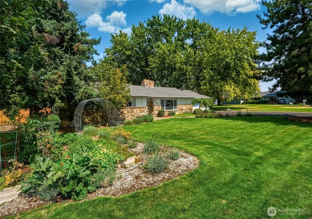 Photo 2 of Single family home for sale at 1837 Pike Pl, Walla Walla, WA 99362 | MLS# NWM2570117 | Listing updated on 2026-09-23