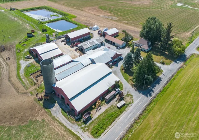Photo 2 of Single family home for sale at 4927 Jones Rd, Sumas, WA 98295 | MLS# NWM2570123 | Listing updated on 2026-09-23