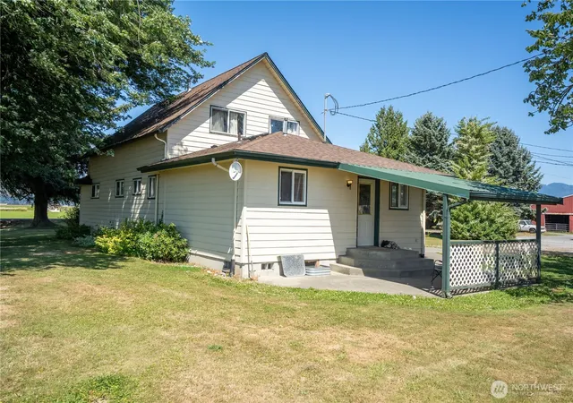 Photo 3 of House for sale at 4927 Jones Rd, Sumas, WA 98295 | MLS# NWM2570123 | Listing updated on 2026-09-23