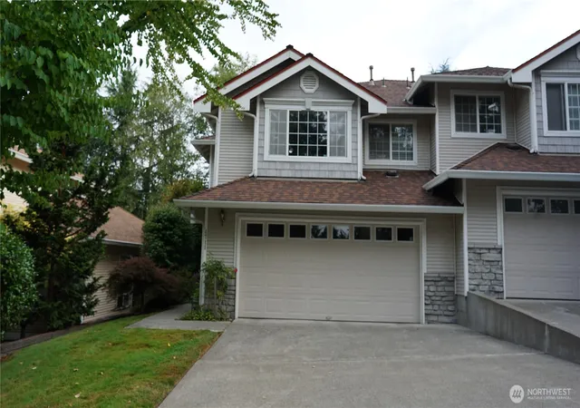 Photo 4 of Townhouse for sale at 4711 159th Street SW, Lynnwood, WA 98087 | MLS# NWM2570137 | Listing updated on 2026-09-28
