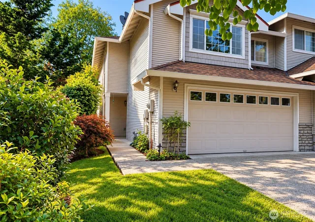 Photo 3 of Townhouse for sale at 4711 159th Street SW, Lynnwood, WA 98087 | MLS# NWM2570137 | Listing updated on 2026-09-28